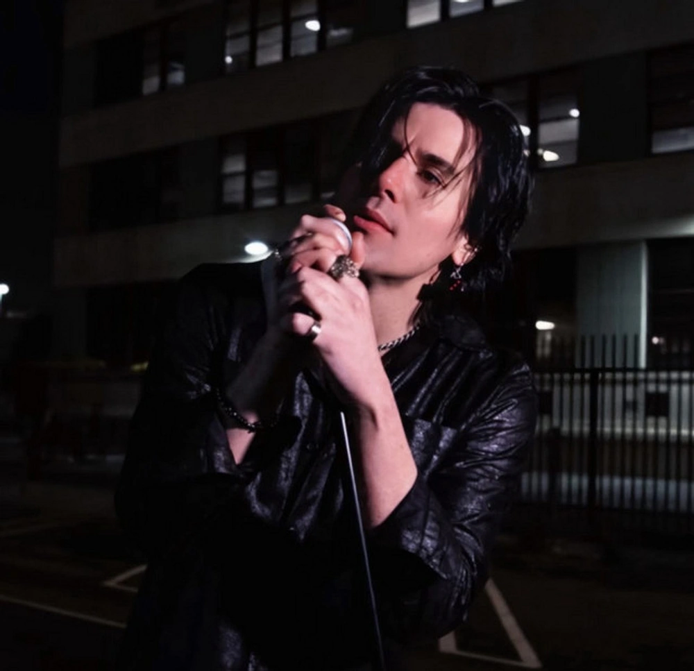 Trophy Boy Poems Enters the Alternative Rock Ranking with Forever Ago