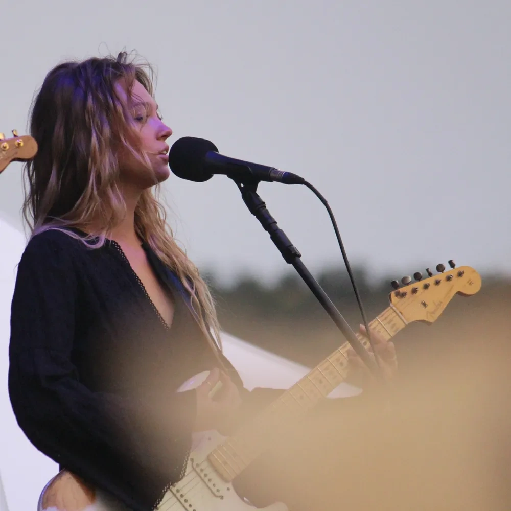 Sixteen Singles Later, Callie Young Points New Listeners Back to play house
